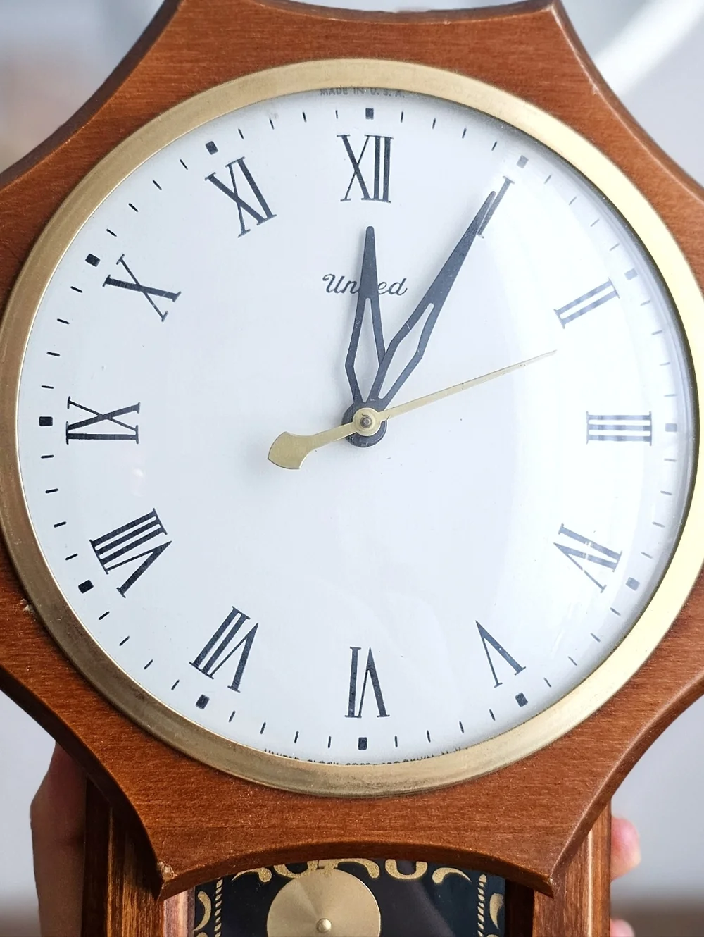 Vintage 60's United Wall Clock Wood Mid Century Roman Numeral Pendulum USA